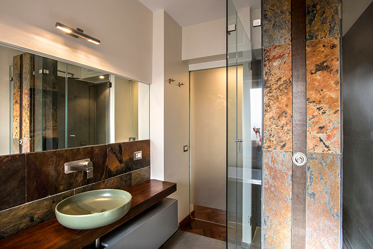 GARBATELLA. RISTRUTTURAZIONE DI UN APPARTAMENTO RESIDENZIALE., studioQ studioQ Modern style bathrooms