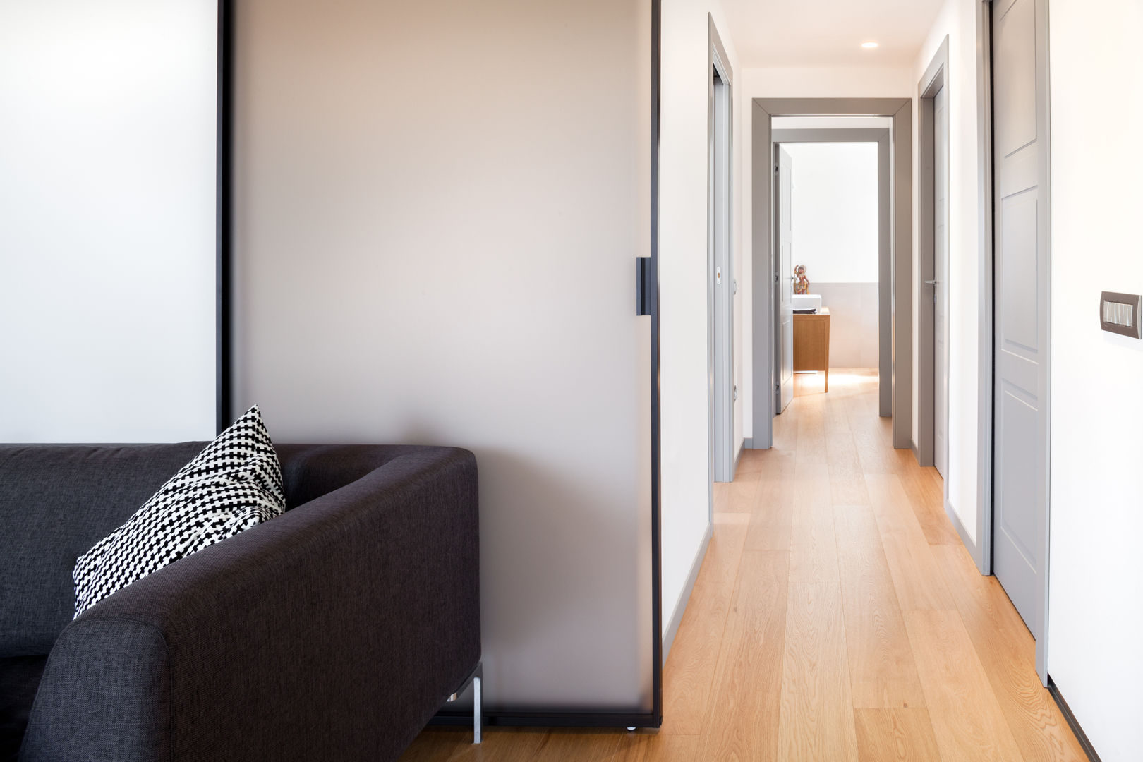 casa SR, M2Bstudio M2Bstudio Minimalist corridor, hallway & stairs