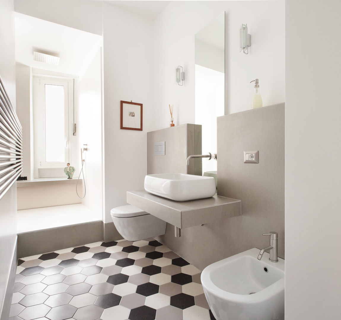 Appartamento residenziale nel quartiere Nomentano., studioQ studioQ Modern Bathroom