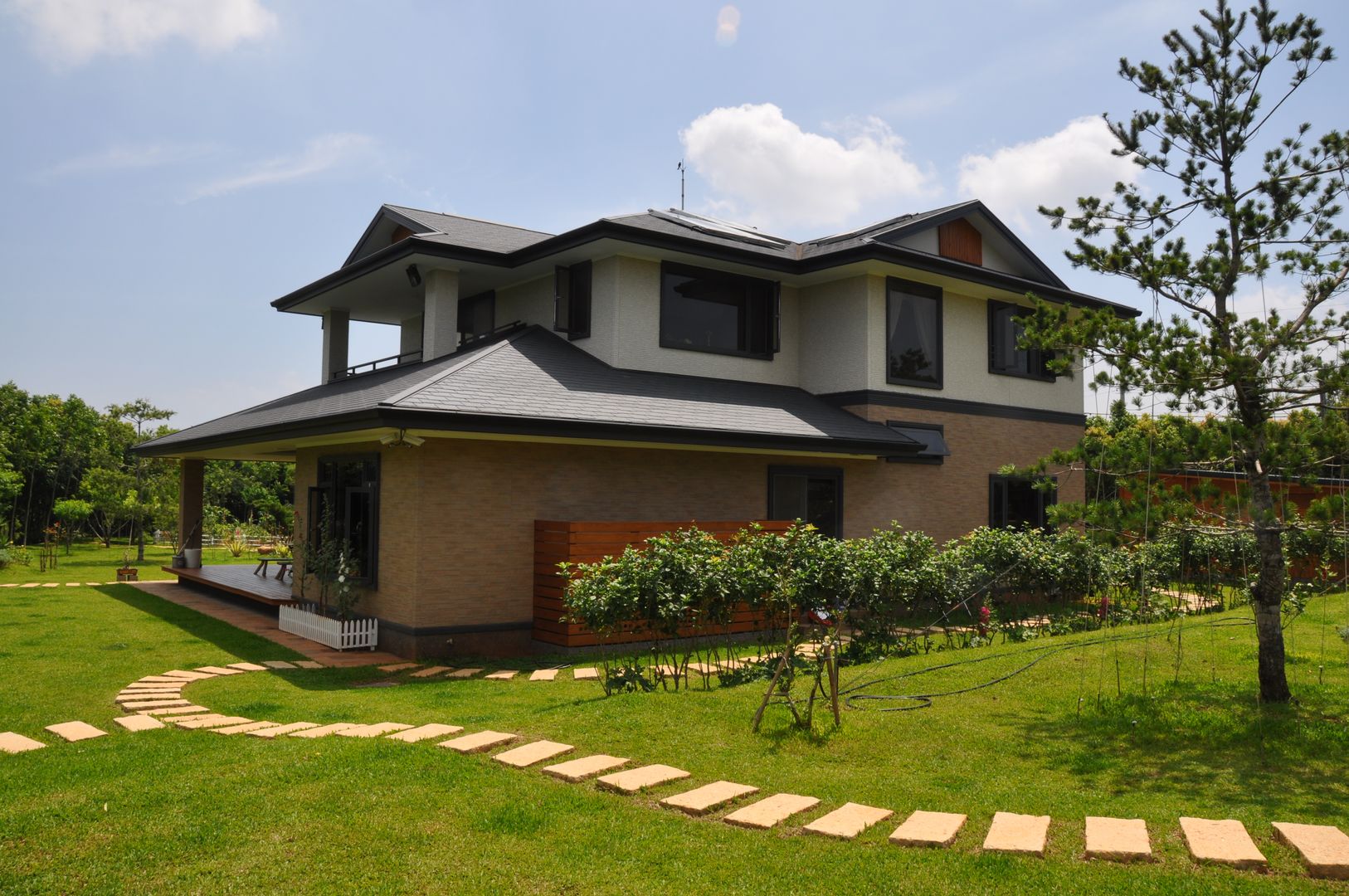 SHIHYAO_苗栗璞玉宅 翔霖營造有限公司 Classic style houses Wood-Plastic Composite