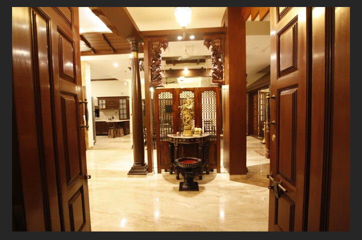 Srinivas house in Bangalore , montimers montimers Corredores, halls e escadas clássicos