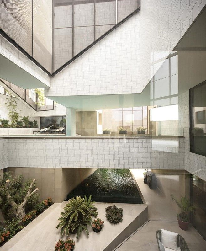 Diseñar y construir una casa moderna y minimalista en Madrid, AGi architects arquitectos y diseñadores en Madrid AGi architects arquitectos y diseñadores en Madrid Modern style gardens Tiles