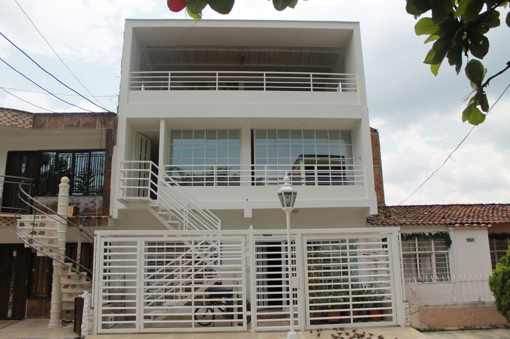 APARTA-STUDIOS - Ra30, IngeniARQ IngeniARQ Modern houses