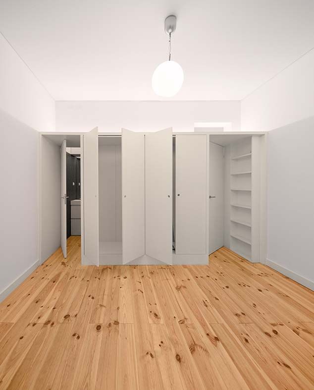Apartamento em Arroios, Tiago Filipe Santos - Arquitetura Tiago Filipe Santos - Arquitetura Minimalist bedroom