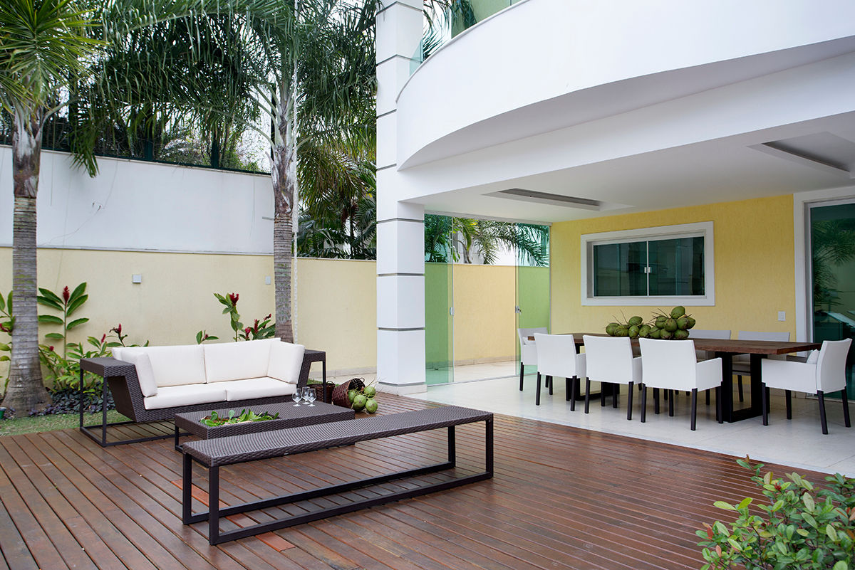 homify Tropical style garden