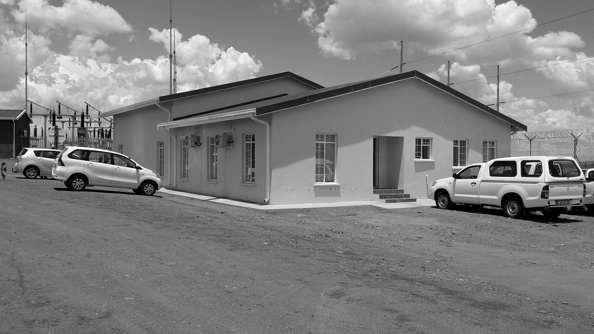 the existing office & maintenance building before our alterations & additions Till Manecke:Architect Commercial spaces Office buildings