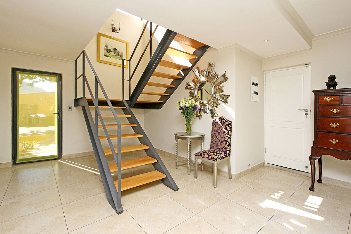 staircase Till Manecke:Architect Eclectic style corridor, hallway & stairs