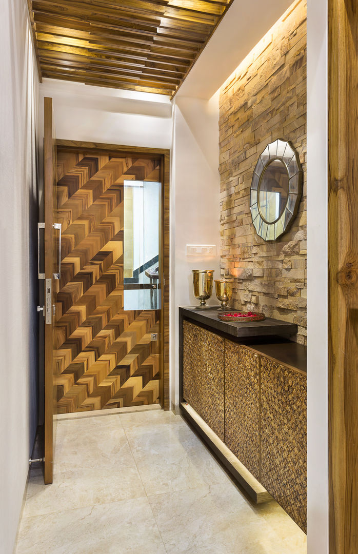 Apartment in the Western Suburban of Mumbai, The design house The design house Koridor & Tangga Modern Kayu Wood effect