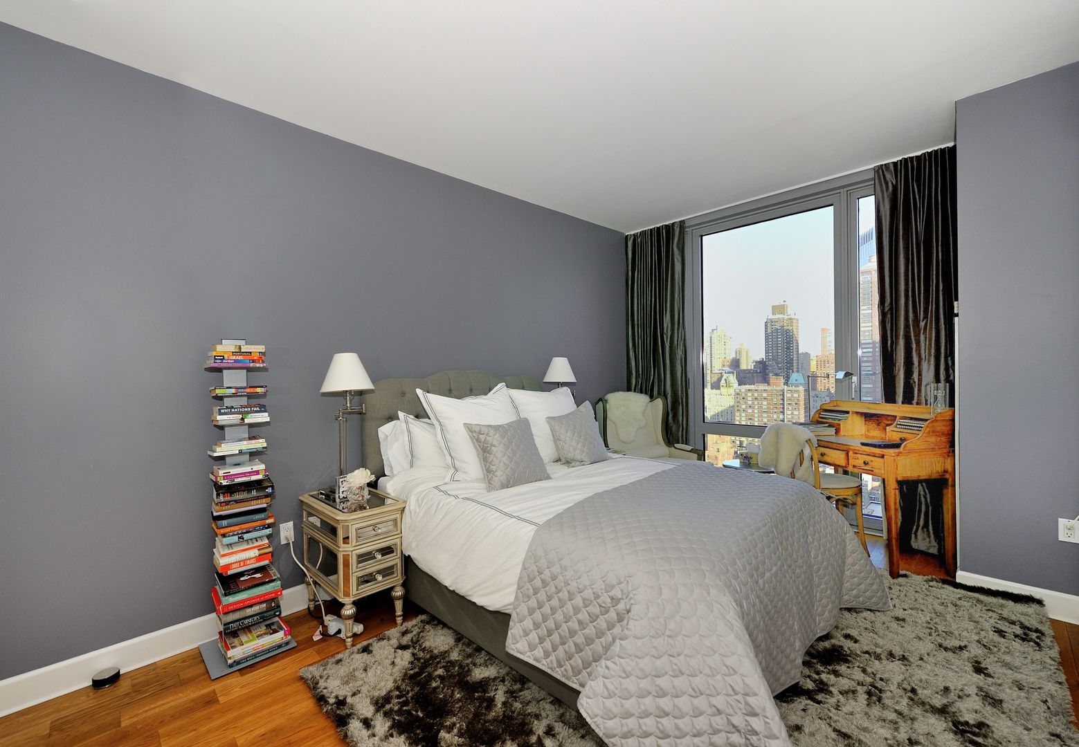 Apartment Remodel on West 52nd St., KBR Design and Build KBR Design and Build Minimalist bedroom