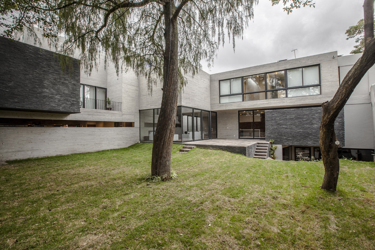 Casa F12, Miguel de la Torre Arquitectos Miguel de la Torre Arquitectos Casas modernas