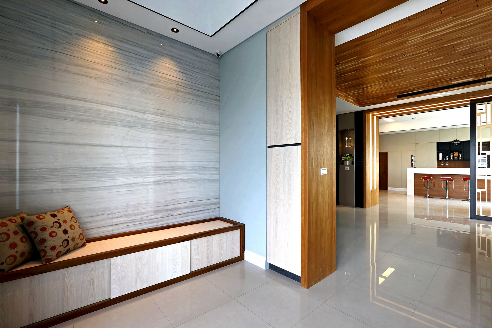 Taiwan Taichung - C House, 信美室內裝修 信美室內裝修 亞洲風玄關、階梯與走廊