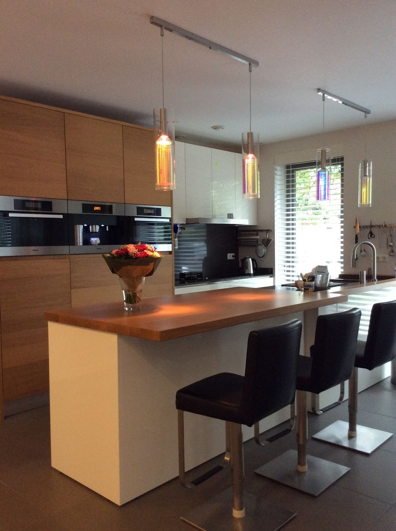 Uitbreiding Villa in Laren, 2 troeven in 1, Studio Inside Out Studio Inside Out Modern kitchen لکڑی Wood effect