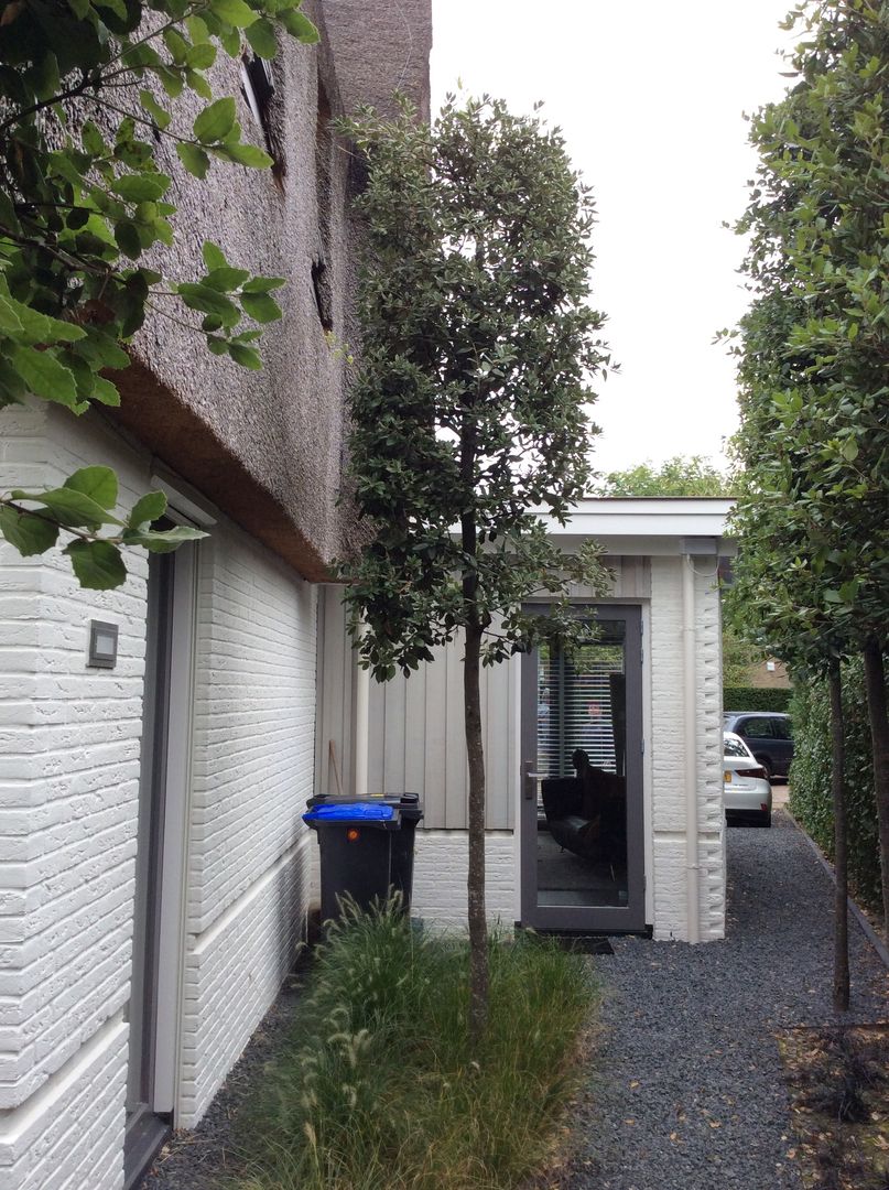 Uitbreiding Villa in Laren, 2 troeven in 1, Studio Inside Out Studio Inside Out Modern houses Bricks