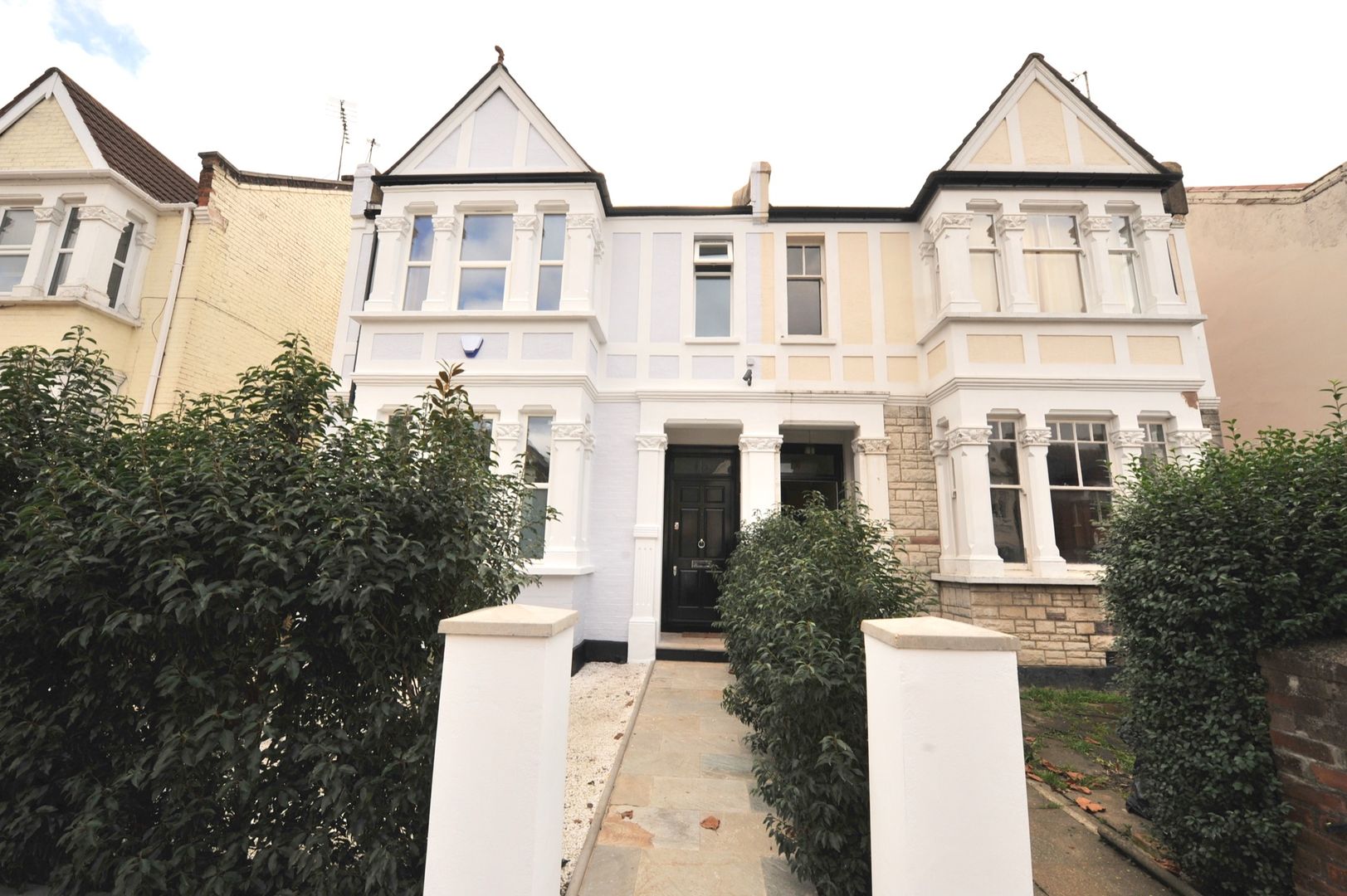 Melrose Avenue, Willesden Green, Grand Design London Ltd Grand Design London Ltd Classic style houses