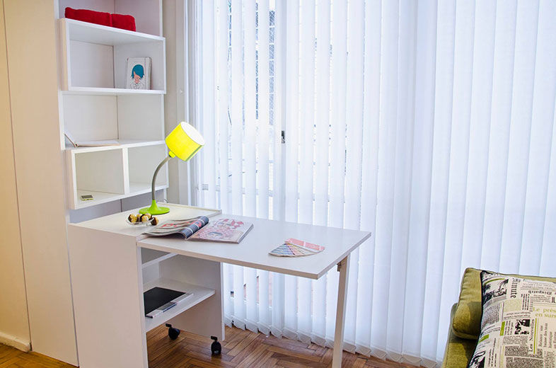 Millenials' Apartment, Majo Barreña Diseño de Interiores Majo Barreña Diseño de Interiores Oficinas y bibliotecas de estilo moderno