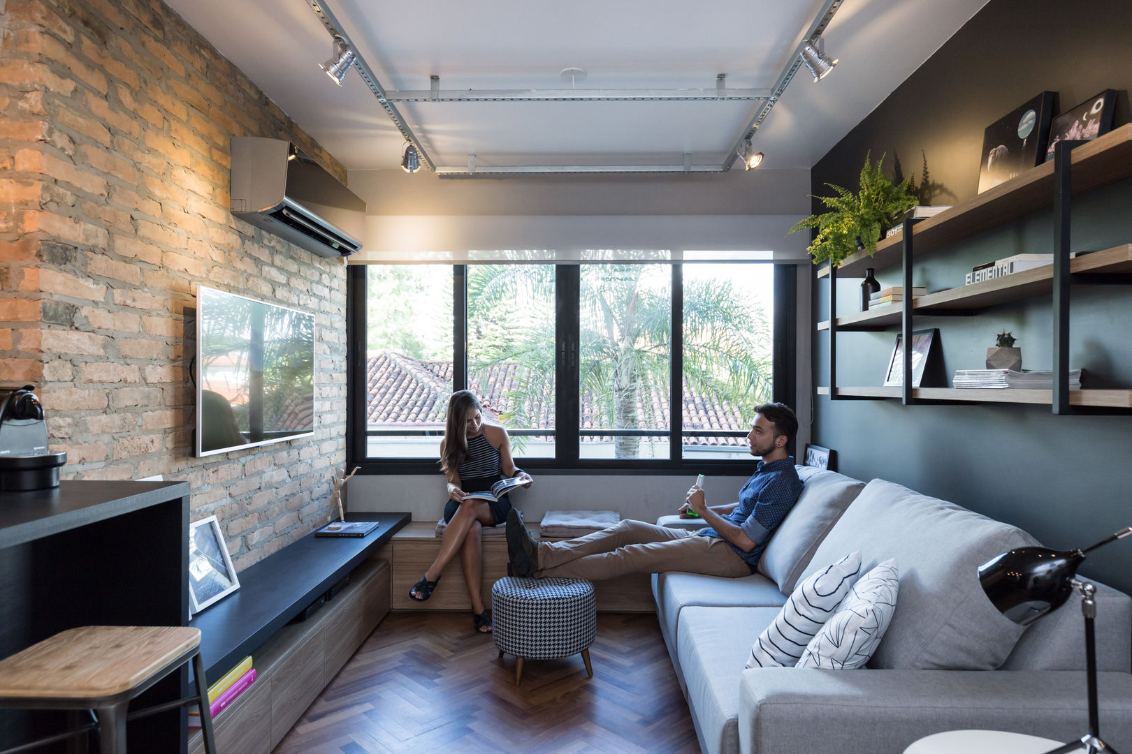 Apartamento Soho, K+S arquitetos associados K+S arquitetos associados Industrial style living room