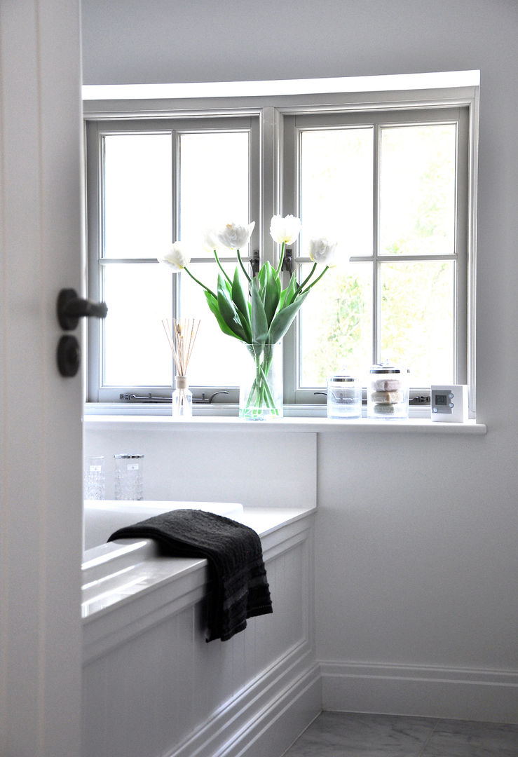 homify Country style bathroom