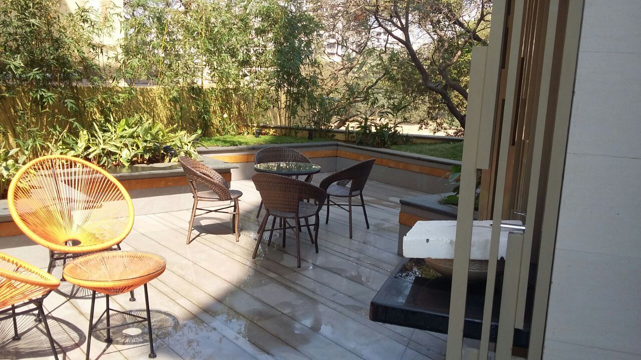 Terrace garden at Hospital in Mumbai, Land Design landscape architects Land Design landscape architects