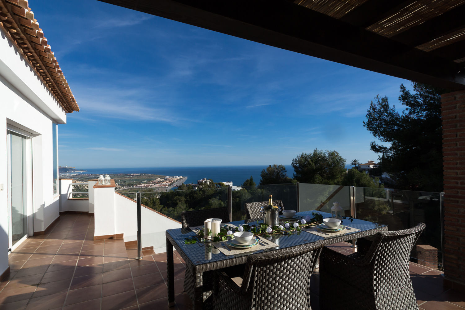 Terraza Home & Haus | Home Staging & Fotografía Balcones y terrazas de estilo mediterráneo