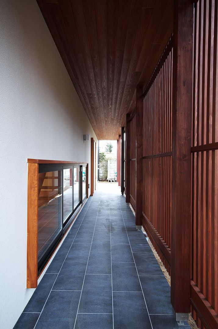 nok-nod 1.5, 岡本和樹建築設計事務所 岡本和樹建築設計事務所 Modern Corridor, Hallway and Staircase
