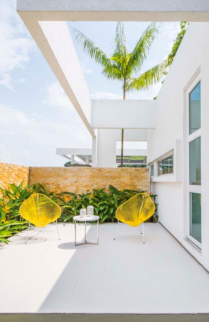Casa de la Acacia - Sombra Natural, David Macias Arquitectura & Urbanismo David Macias Arquitectura & Urbanismo Modern balcony, veranda & terrace