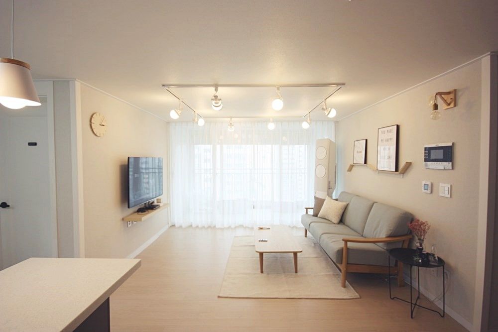 [홈라떼] 인천 24평 아파트 신혼집 홈스타일링 , homelatte homelatte Minimalist living room