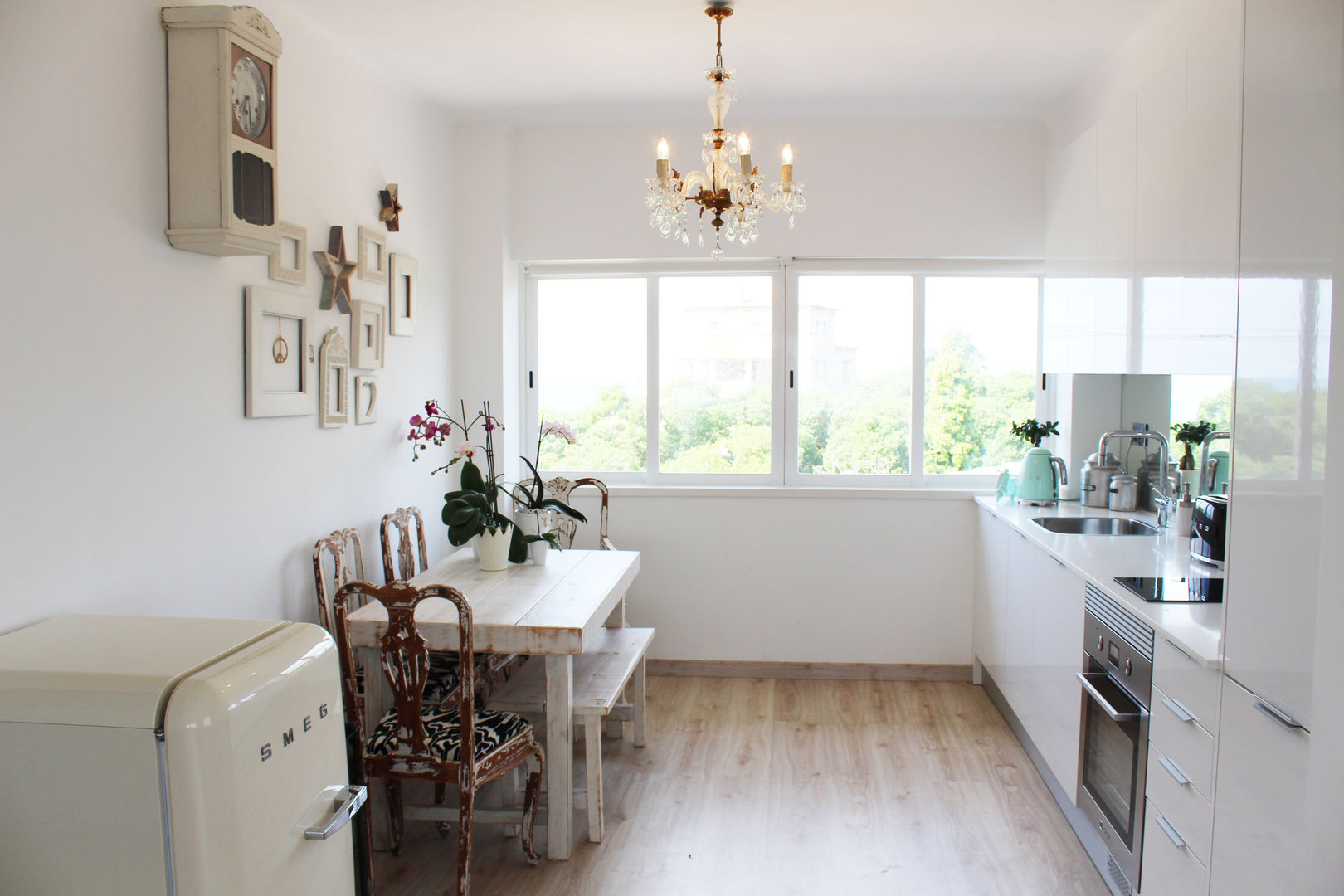 Um apartamento de Princesa, alma portuguesa alma portuguesa Kitchen