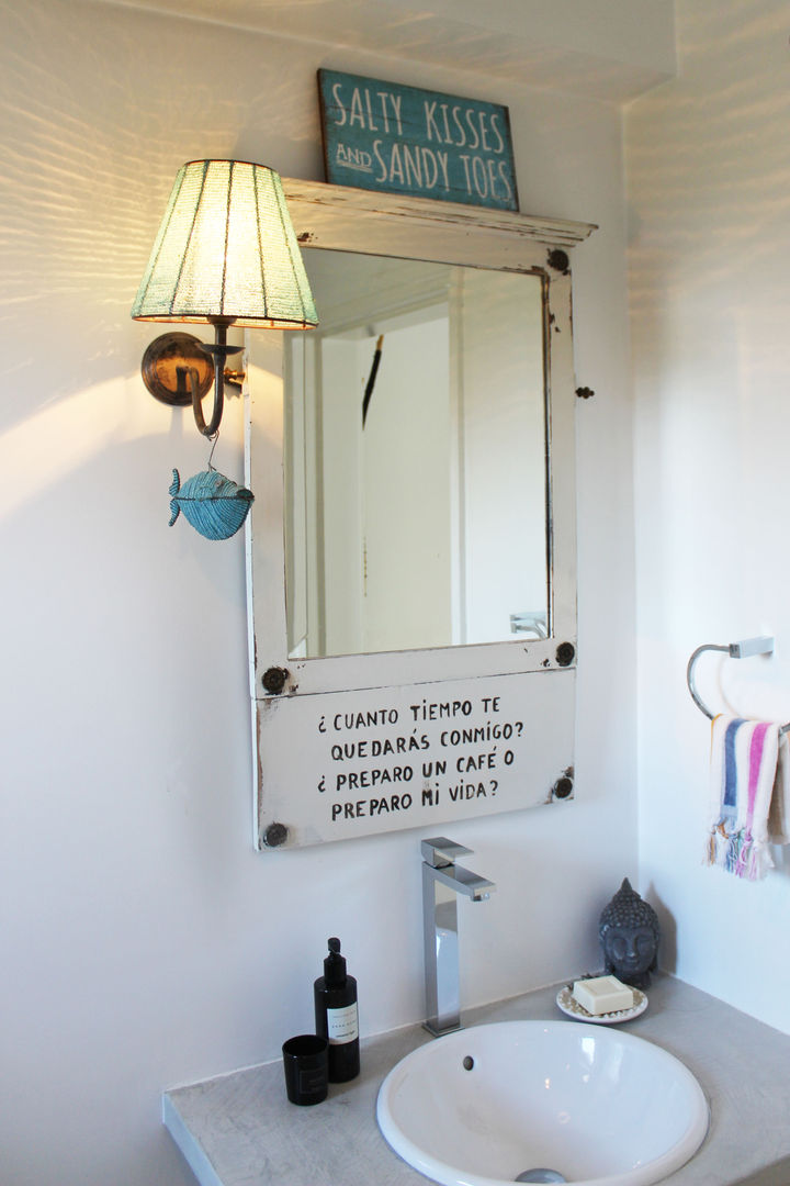 Um apartamento de Princesa, alma portuguesa alma portuguesa Rustic style bathroom