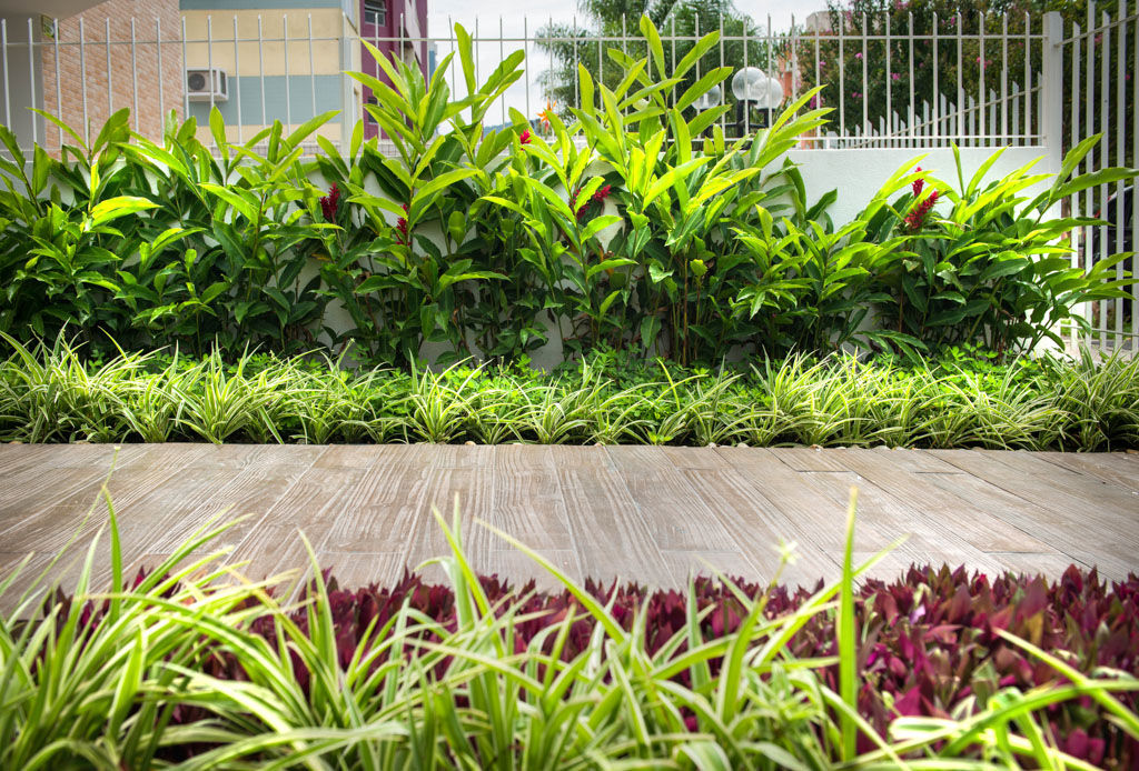 Jardim Condomínio em Florianópolis, Grama Arquitetura Grama Arquitetura حديقة