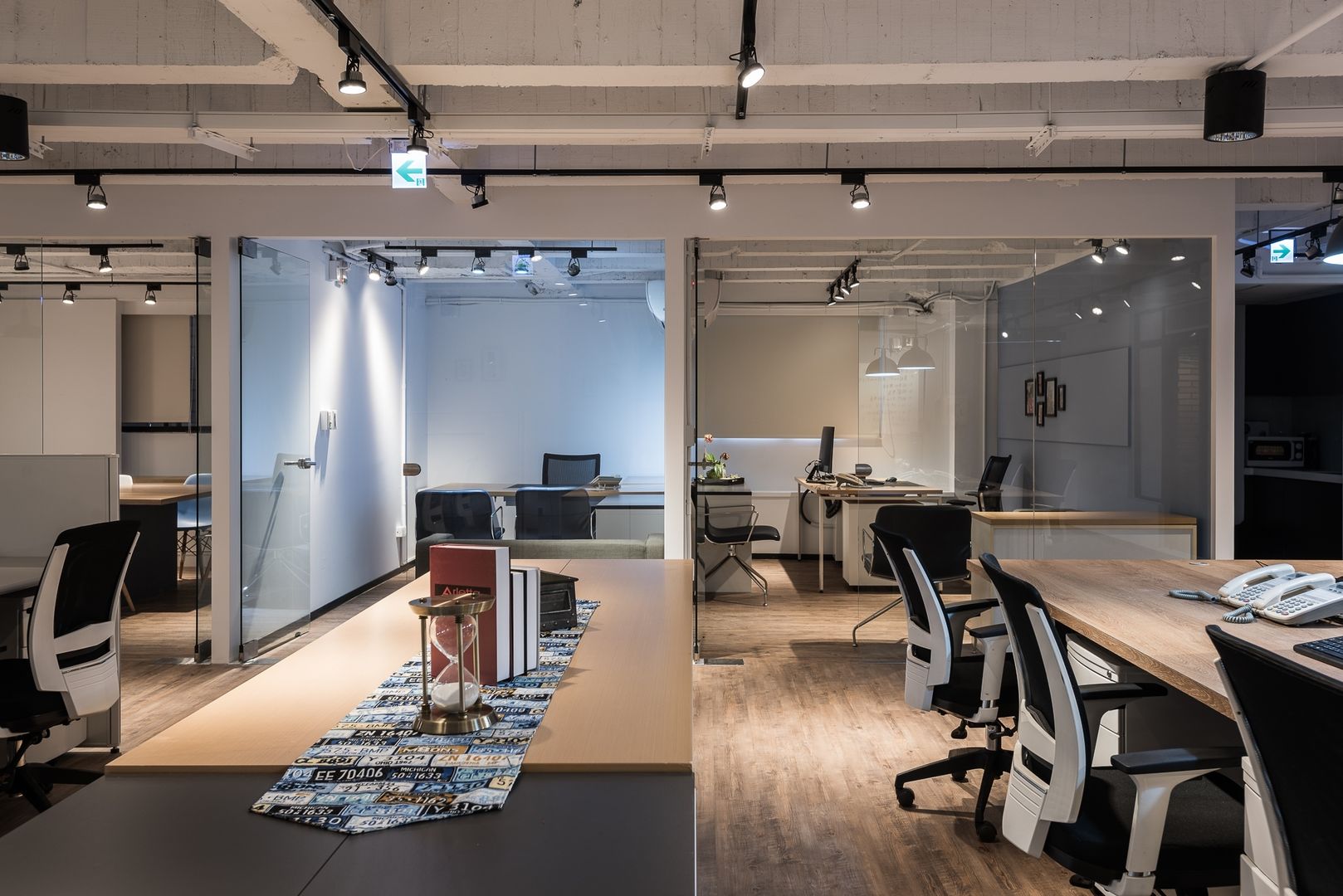 homify Espaces commerciaux Bureaux