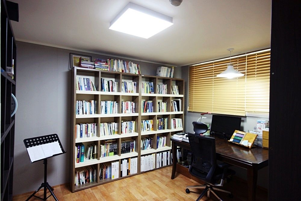 [홈라떼] 일산 32평 거주중인 집 홈스타일링 , homelatte homelatte Minimalst style study/office