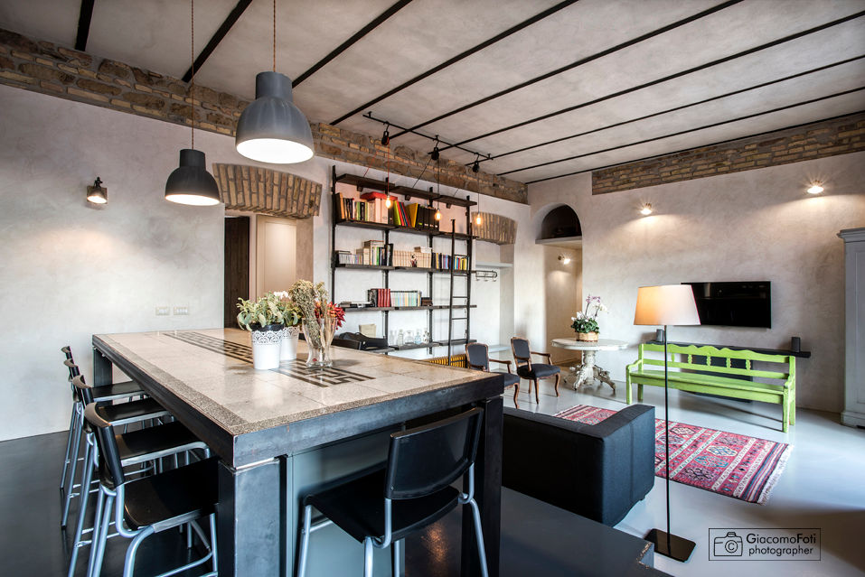 Casa privata a Testaccio (arch. Bartolomeo Quintiliani), Giacomo Foti Photographer Giacomo Foti Photographer Industrial style kitchen