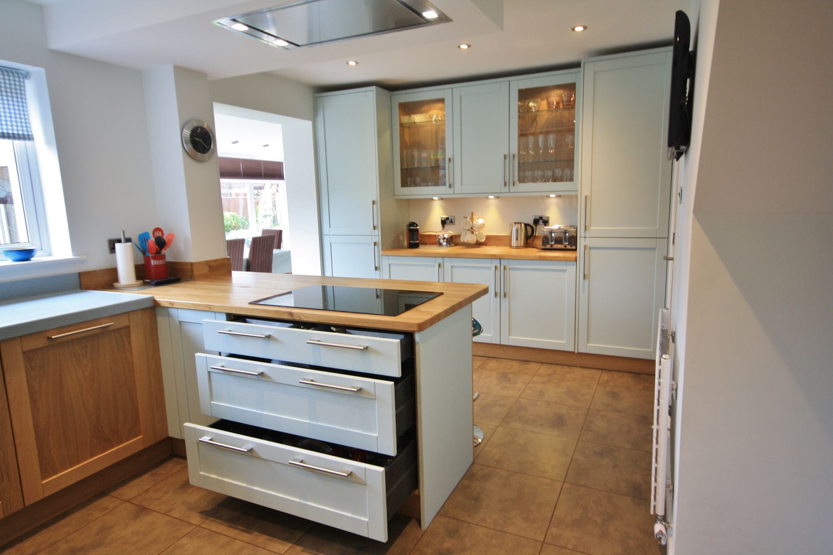 Bespoke Powder Blue Mixed with Natural Oak, Kitchen & Utility Completed Design Kitchencraft Cocinas eclécticas Madera maciza Multicolor kitchen cabinet,kitchen,design,bespoke,blue kitchen,natural oak