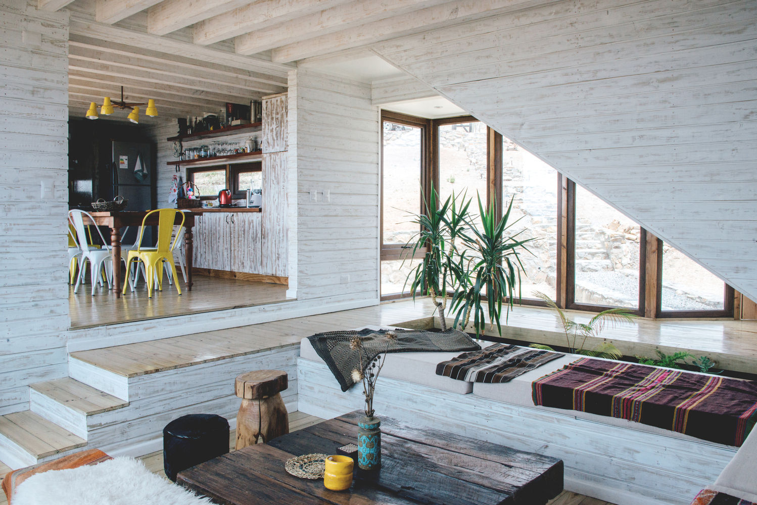 Casa en Los Molles, Thomas Löwenstein arquitecto Thomas Löwenstein arquitecto Rustic style living room Wood Wood effect