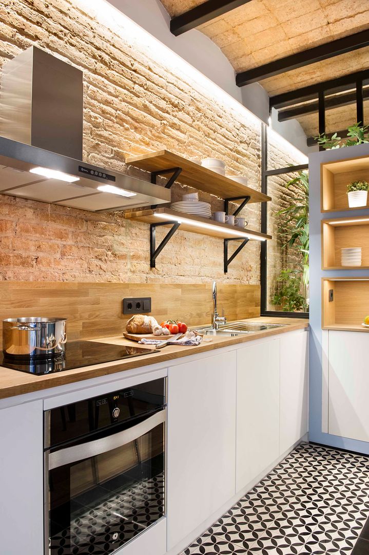 Urban beach home, Egue y Seta Egue y Seta Cocinas de estilo mediterráneo