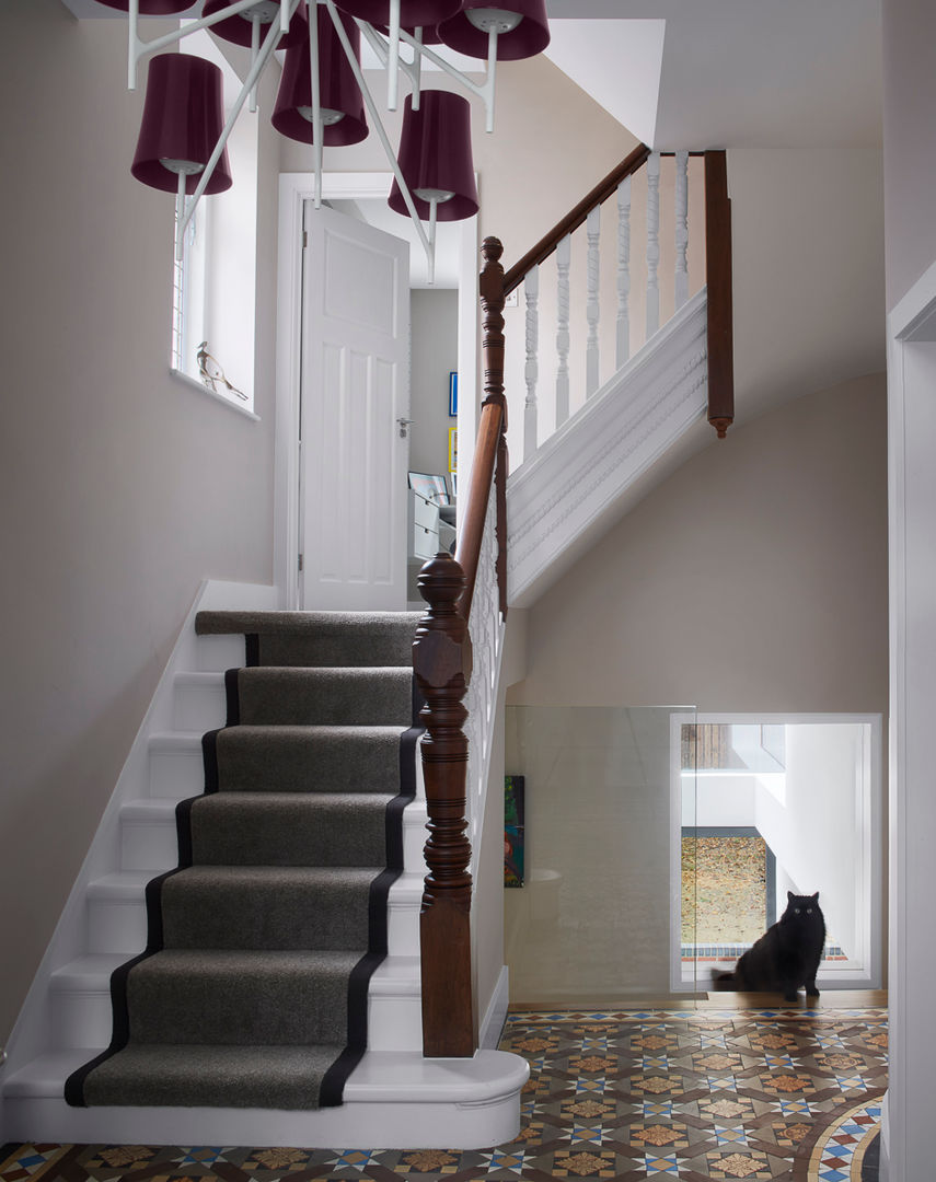 Church Crescent Staircase Andrew Mulroy Architects Modern Koridor, Hol & Merdivenler