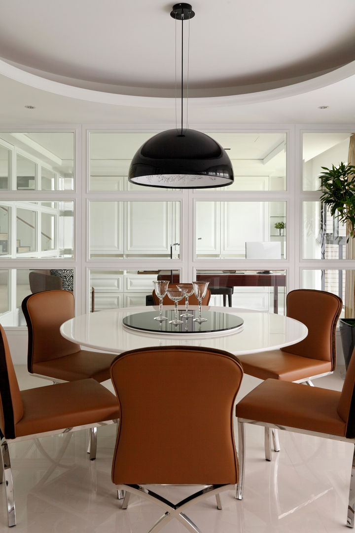 白色的極緻優雅, 誼軒室內裝修設計有限公司 誼軒室內裝修設計有限公司 Classic style dining room