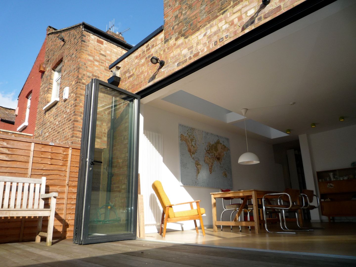 Patio looking in A2studio Modern Kitchen patio,bifold,terrace,sliding door,folding glass door