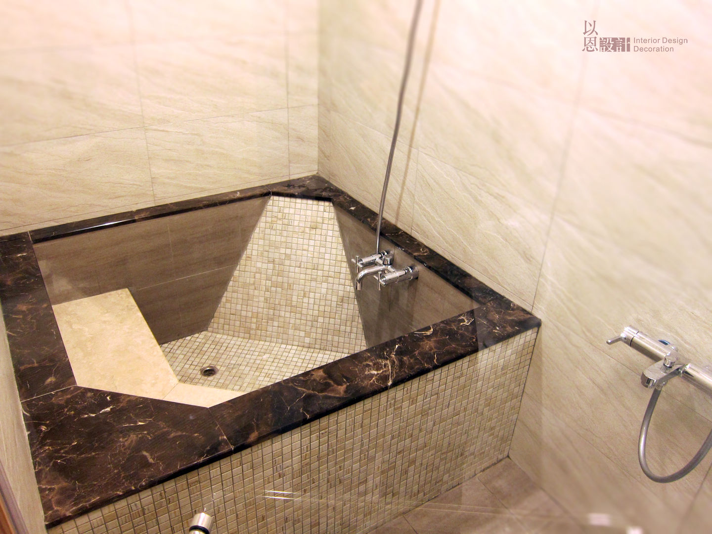 共用衛浴 以恩室內裝修設計工程有限公司 Modern bathroom