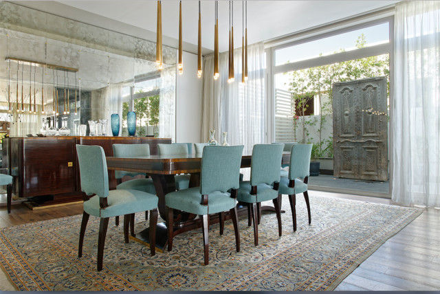 Dining room By Hedayat Ltd Eklektyczna jadalnia Artdeco,vintage,antique,mirrorwall,persianrug,antiquedoor