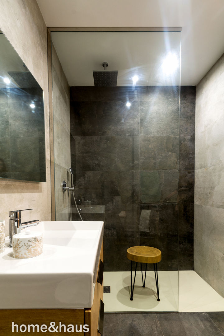 Baño Home & Haus | Home Staging & Fotografía Baños de estilo moderno diseño,fotografía,arquitectura,baño,ducha,dormitorio,reformas,decoración