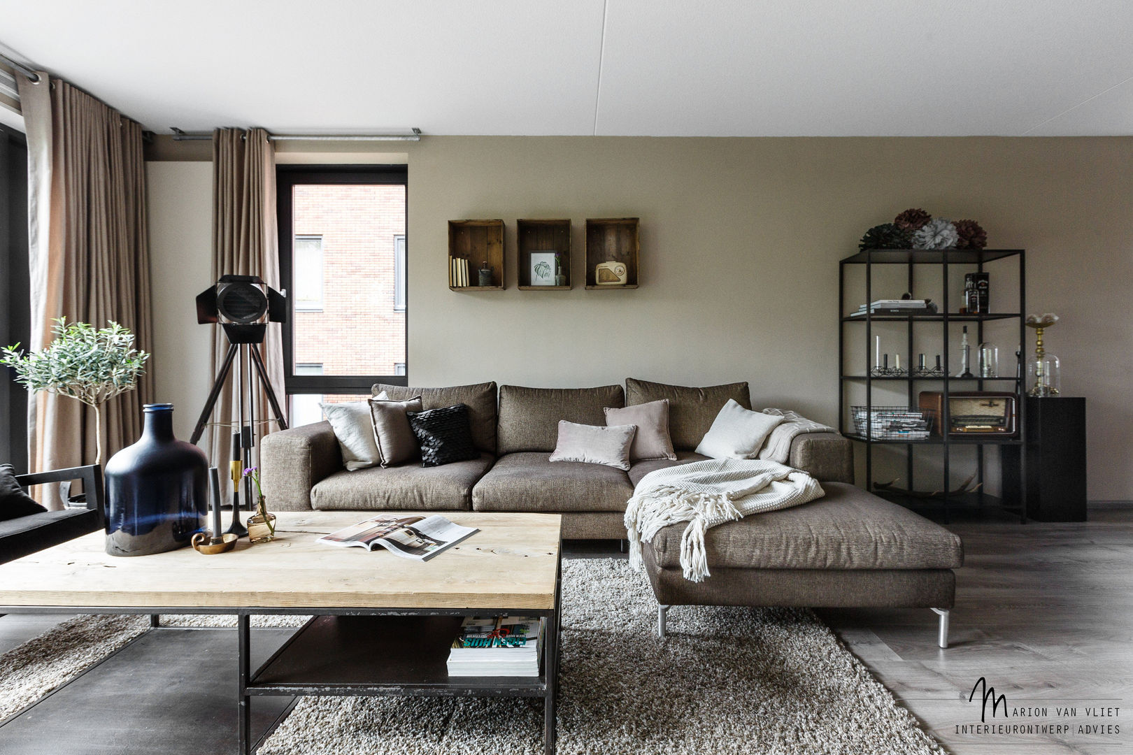 Private apartment, Marion van Vliet Interieurontwerp Marion van Vliet Interieurontwerp Industrial style living room Sofas & armchairs