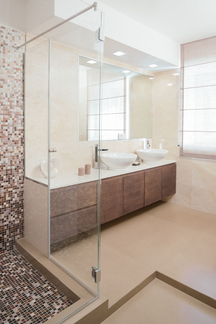 bagno per due manuarino architettura design comunicazione Bagno moderno Beige bagno grande,doppio lavabo,doccia di mosaico