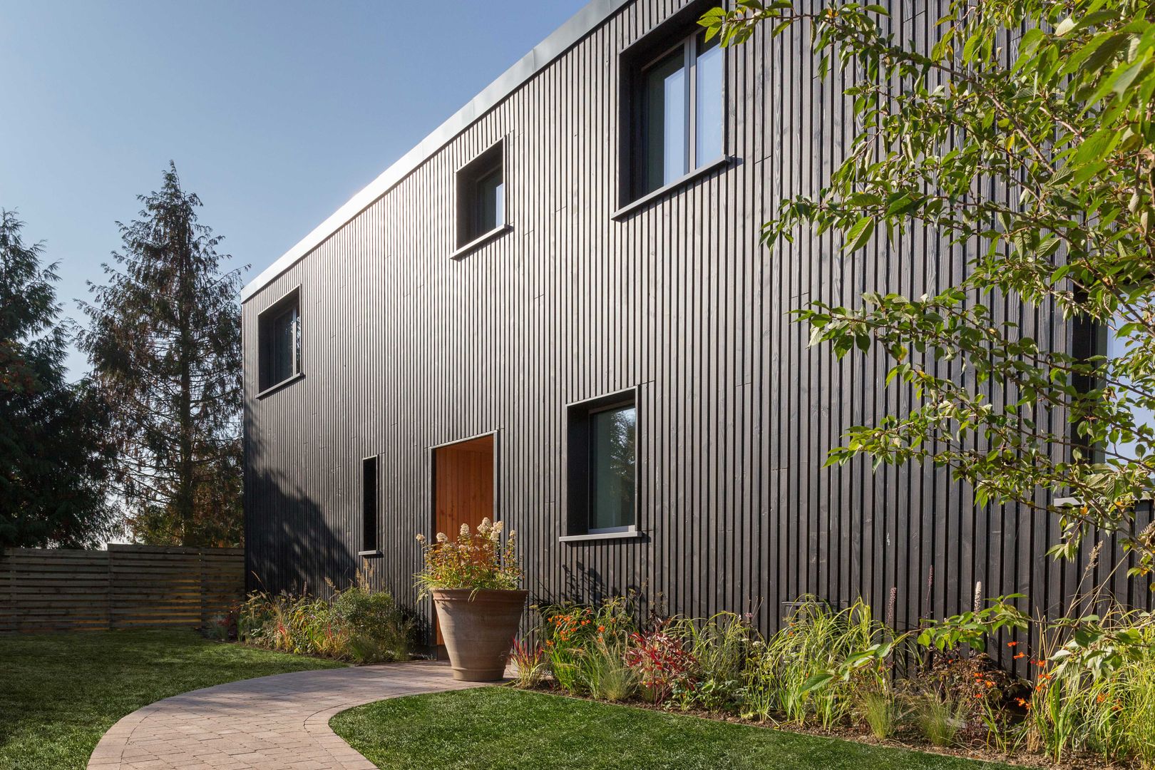 The Old Water Tower Exterior homify Casas de estilo moderno