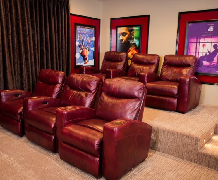 homify Classic style media rooms