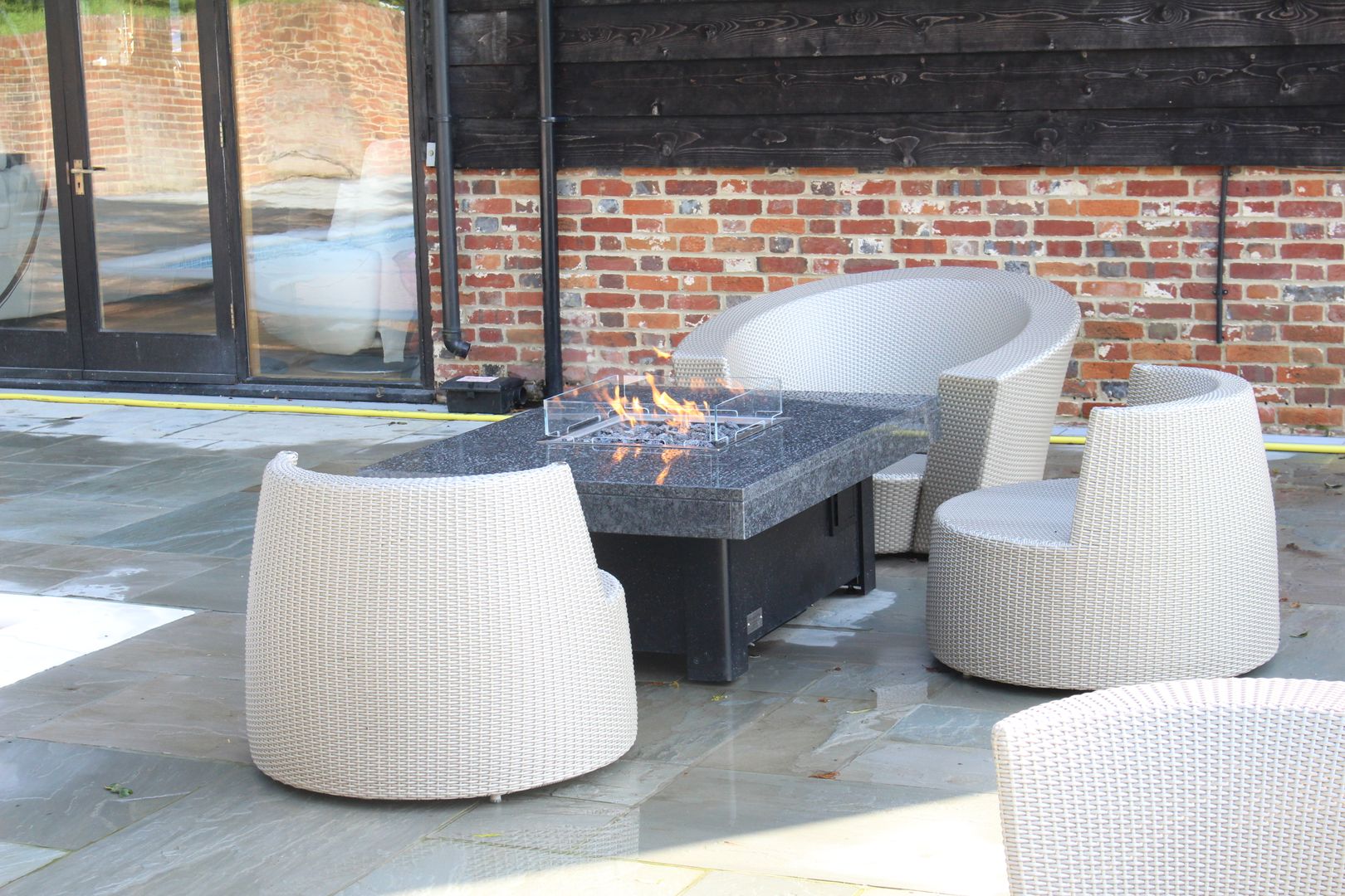 Bahama Gas Fire Table - Portsmouth, Rivelin Rivelin Modern garden Fire pits & barbecues