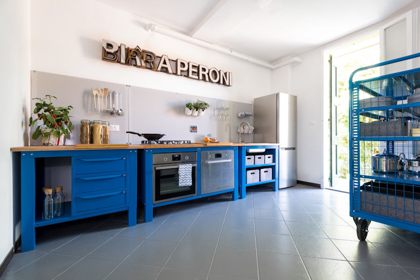 Very Simple Kitchen homify Cucina in stile industriale Metallo