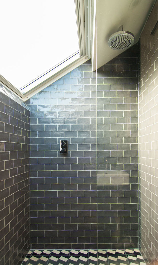 LONDON FIELDS LOFT, Bradley Van Der Straeten Architects Bradley Van Der Straeten Architects ห้องน้ำ กระเบื้อง