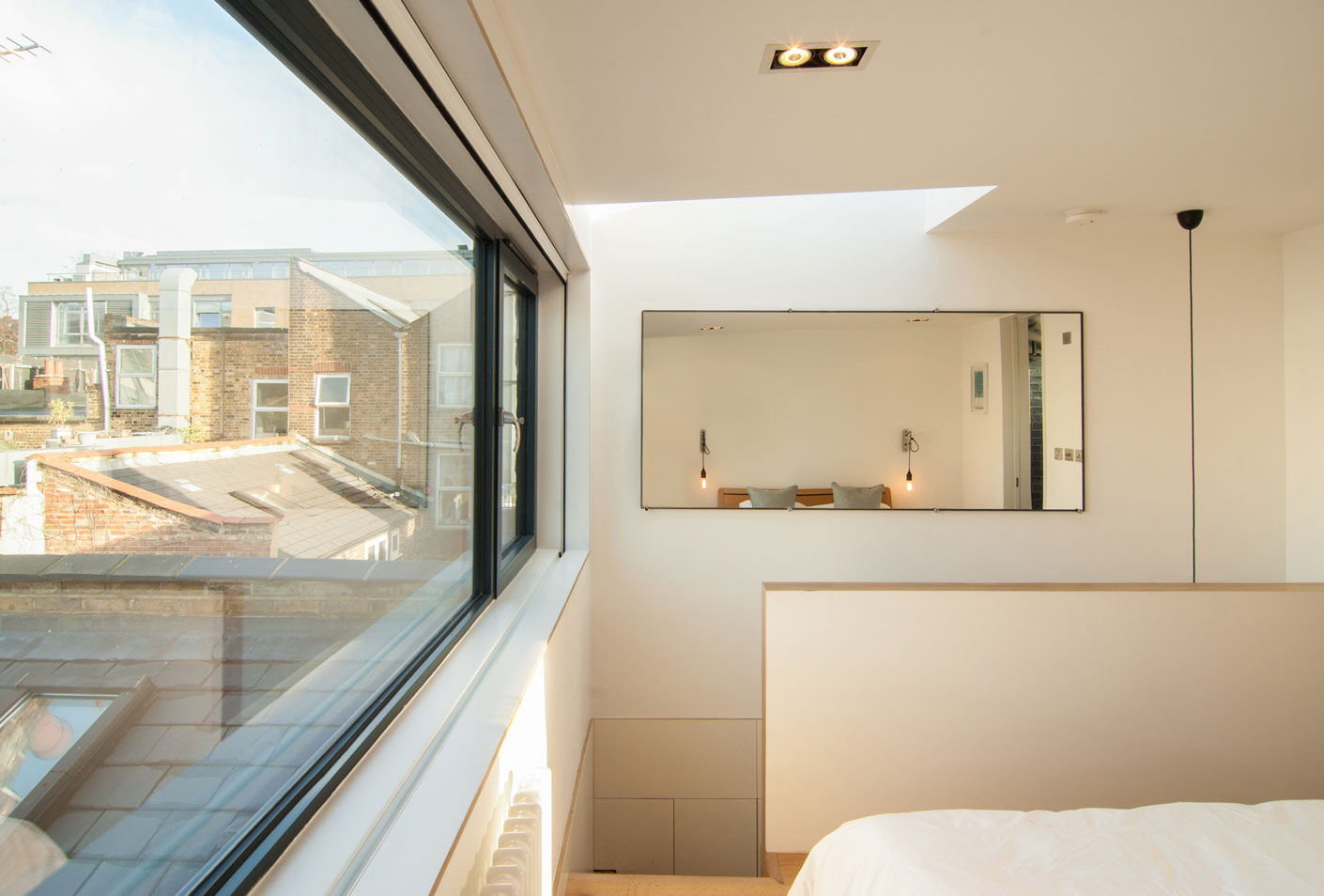 LONDON FIELDS LOFT, Bradley Van Der Straeten Architects Bradley Van Der Straeten Architects Modern style bedroom Plywood