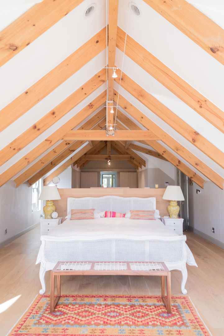 Main Bedroom Tim Ziehl Architects Country style bedroom Timber Truss,Exposed Truss,Loft Bedroom,Open Plan Bedroom,Walk-in Closet